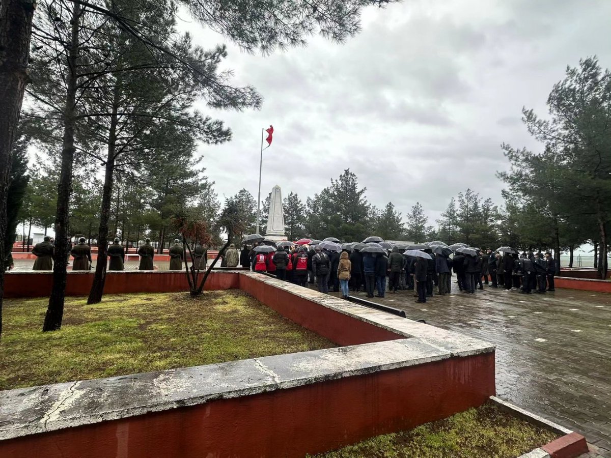 SHMSiverek63's tweet photo. İlçemizde 18 Mart Şehitler Günü ve Çanakkale Zaferi dolasıyla düzenlenen 109. Yıl dönümü Çelenk Sunma Törenine katıldık.
@siverekkaymakam @sanliurfaash @tcailesosyal https://t.co/kZwJm933c0