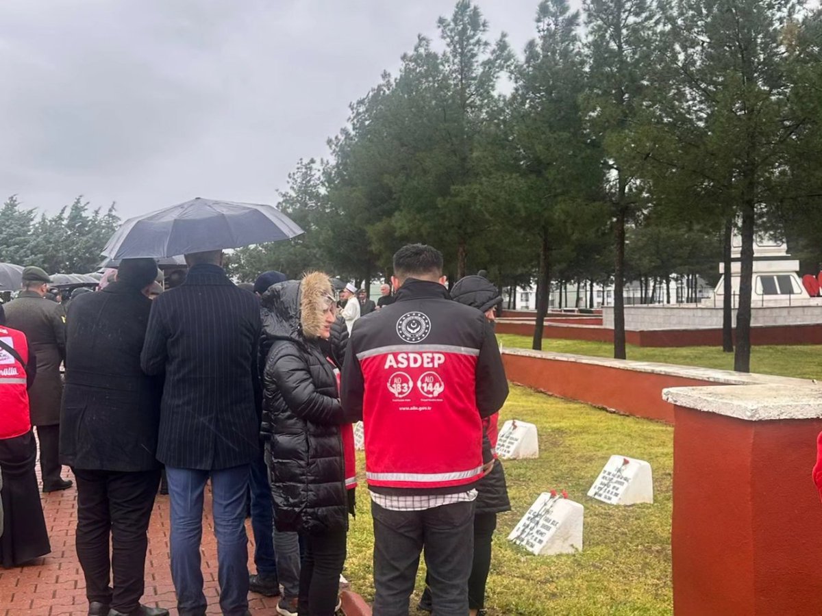 SHMSiverek63's tweet photo. İlçemizde 18 Mart Şehitler Günü ve Çanakkale Zaferi dolasıyla düzenlenen 109. Yıl dönümü Çelenk Sunma Törenine katıldık.
@siverekkaymakam @sanliurfaash @tcailesosyal https://t.co/kZwJm933c0
