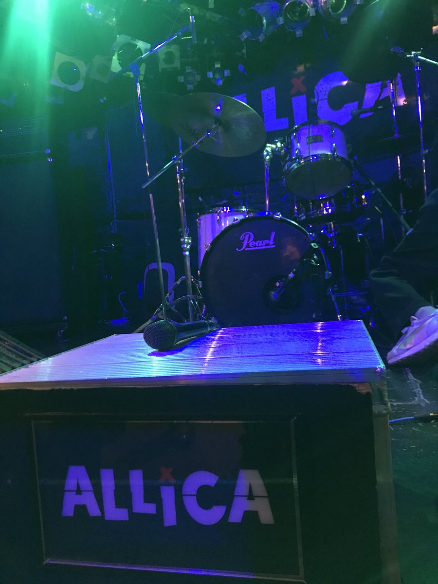 taiga60x's tweet image. 今日は新宿Marbleで『一生パンクロック』#ALLiCA #Vanityyy #ロリータ18号 #Myベストテープ を観て来ました。

タイトルどうり4バンドとも
めっちゃパンクしてたな！

久しぶりに観たロリータ18号
ちっとも色褪せてなかったょ！
YES PUNK ROCK