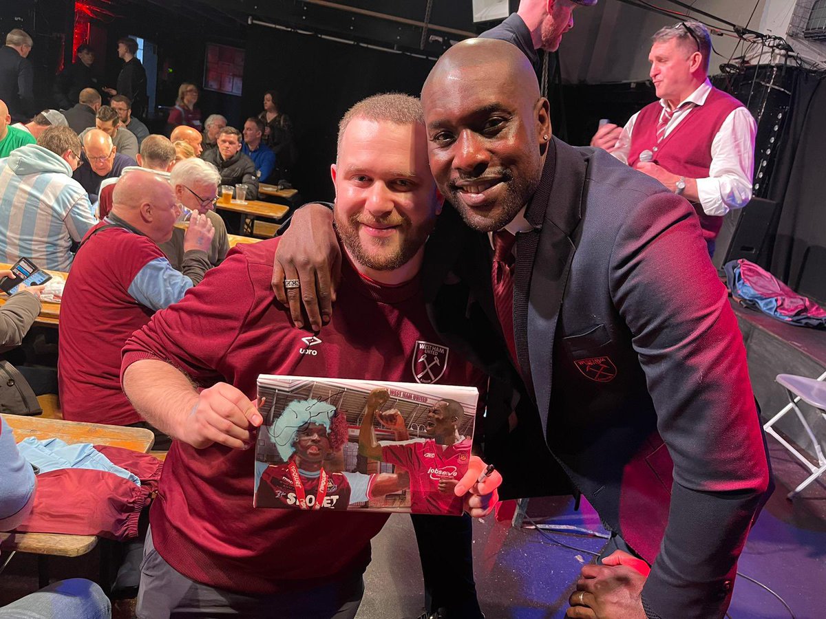 rafbone9's tweet photo. @CarltonCole1 Always believe in, Carlton Cole! ⚒️⚒️⚒️ https://t.co/FBJKS3FOI3