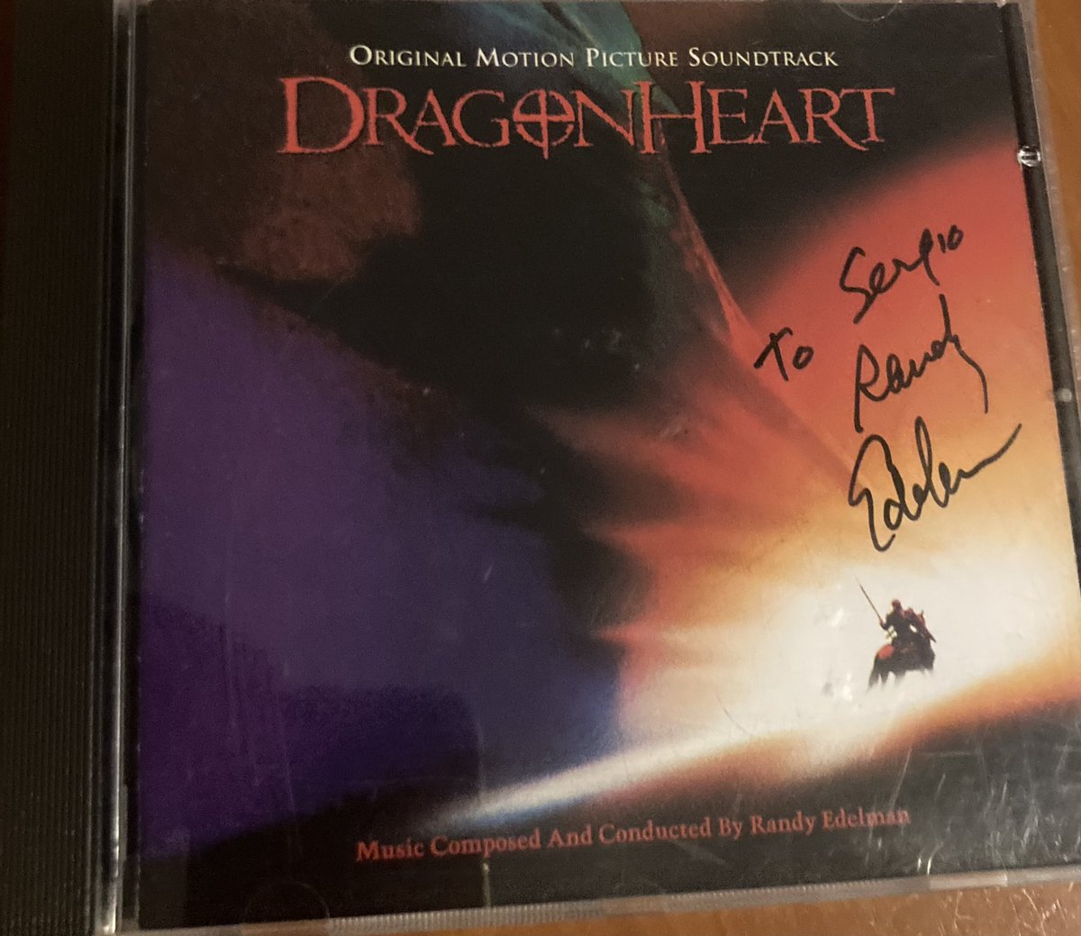 shardasmal's tweet photo. Opiniones sobre esta #bso de #RandyEdelman ? Personalmente la valoro como ya de las mejores #bandasonoras de su autor. Épica, sinfónica y divertida. ¿Una joya? #Dragonheart #cine #musica #score #soundtrack #edelman #hardasmal #pelicula https://t.co/GnpD1qaiVS