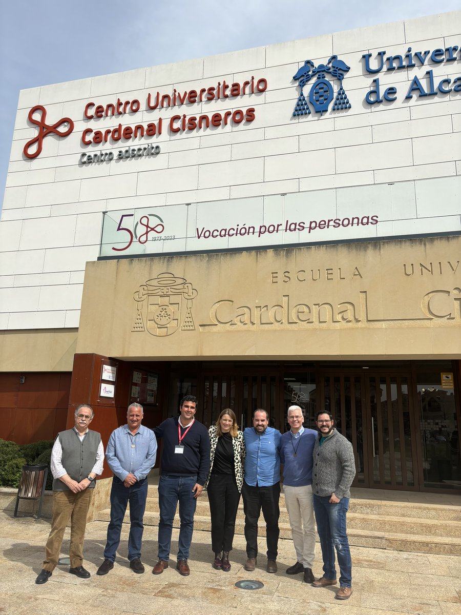 cucc_educacion's tweet photo. Hoy hemos recibido la visita del H. Ben Consigli y el H. João Carlos do Prado, consejeros generales de @fms_champagnat. Acompañados por el Equipo Directivo, han conocido nuestras instalaciones, la manera de trabajar de los estudiantes en el aula y la vida universitaria del Campus https://t.co/yaakLw0CiI
