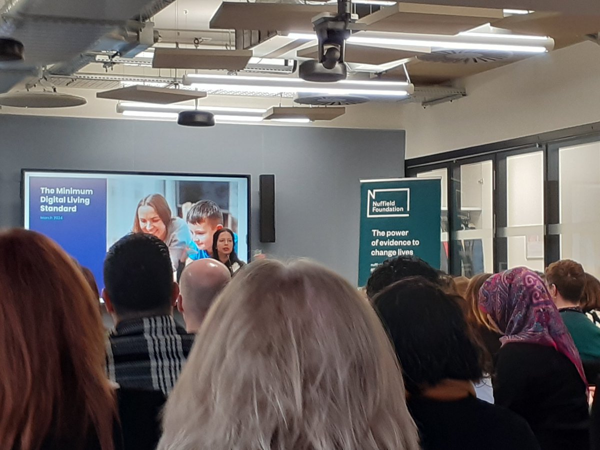 Packed room for the launch of the Minimum Digital Living Standards launch @NuffieldFound. Great work from @CRSP_LboroUni and @LivUni, drawing on @jrf_uk funded Minimum Income Standards. Sadly 45% of hhs with children don't meet the standard, with worse results in deprived areas.