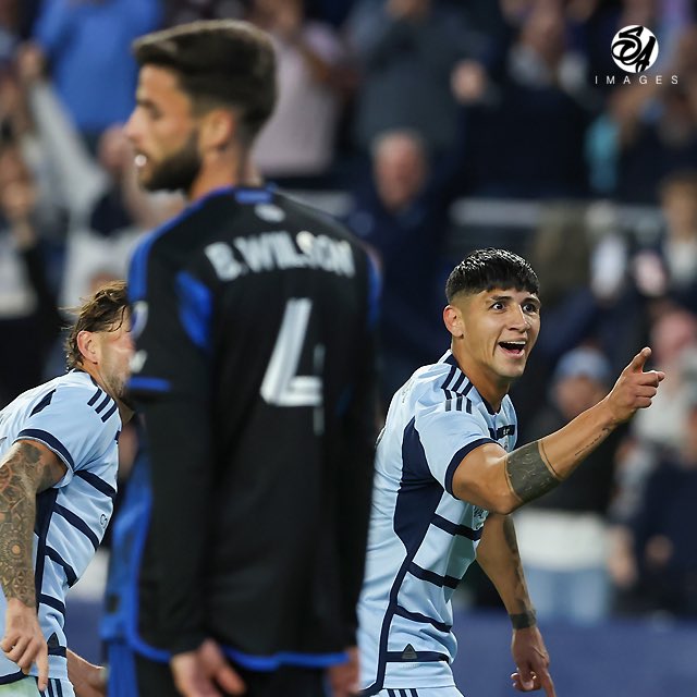 ImagesJordon's tweet photo. Sporting KC for the win!
@SportingKC clinches a 2-1 win over @SJEarthquakes Saturday night at @cmpark.
Dany Rosero and Alan Pulido score first-half goals.
#SKCvsSJ #sportingkc #soccer #soccerphotography #sportsphotography #canonR3 @CanonUSA #dispatchpostusa https://t.co/fprIte2rB1