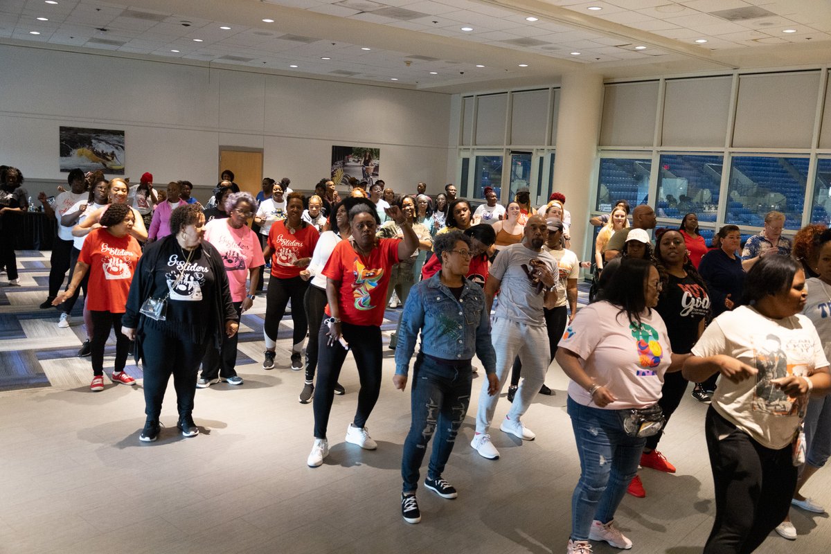 ColCivicCenter's tweet image. Unlock the joy of dancing with Tonni Shannel! Learn to Line Dance is back by popular demand! Grab your spots now!

Purchase your tickets at universe.com/events/learn-t…

#DanceJoy #ColumbusCivicCenter #LearntoLineDance