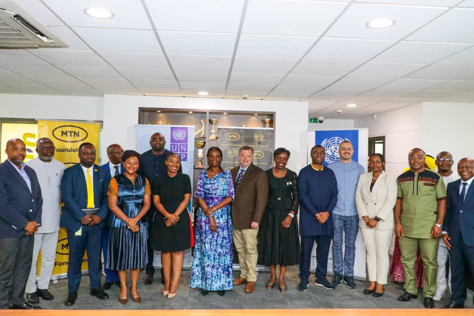 The @MTNFoundation represented by the CEO of @MTNCameroon @mkngambi and the @UNDP represented by @AissataDe, join forces through the signing of an MoU to create a space for digital innovation & empower the communities across the nation. #DoingGoodTogether #DoingForTomorrowToday