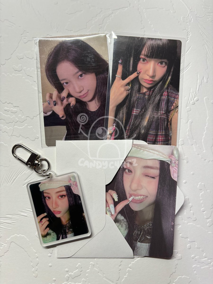 CANDYC4RTZ's tweet photo. wts lfb le sserafim easy pc on hand ph

ꔛ kazuha weverse vce – ₱500 
ꔛ sakura weverse pob – ₱280
ꔛ yunjin album pc + keyring set – ₱580

all fresh pulls!! reply / dm to claim

# lsf ssera kz sk yj balmy flex vol 1 photocard preorder benefit onhand https://t.co/Sww3CasZjJ