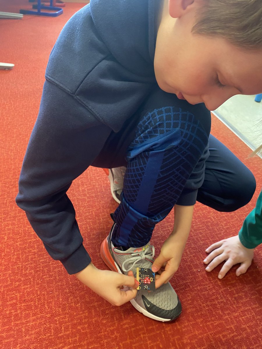 MsWardPBIS's tweet photo. Our programmers in year 6 have created an algorithm to turn our micro:bits into step counters. Whilst counting our steps, we’ve also included motivational messages to appear whilst we walk through the day. 🚶‍♂️💻 #programming @microbit_edu https://t.co/vKYzrS2KvG