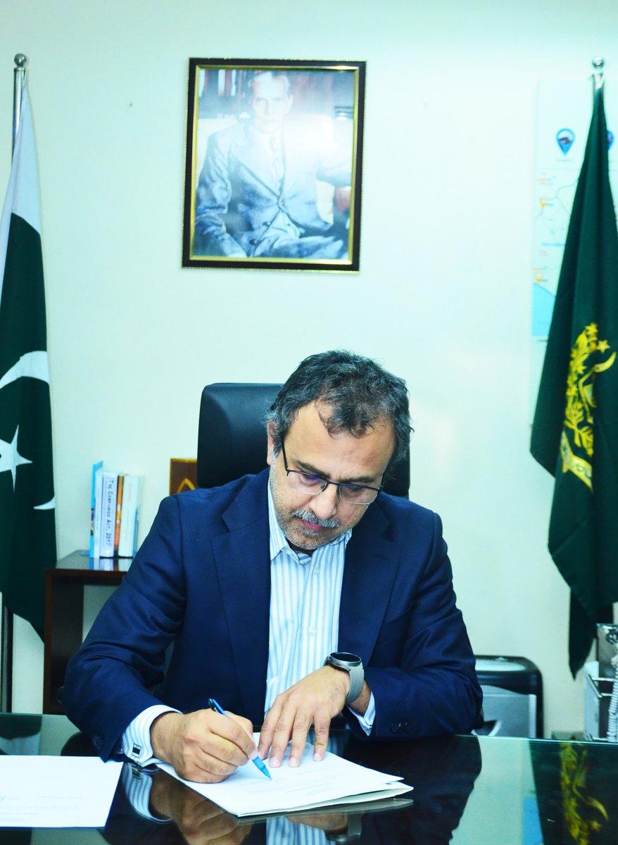 MoWP15's tweet photo. Sardar Awais Ahmed Khan Leghari took over the charge of Federal Minister for Power, today.                        ⁦@akleghari⁩ https://t.co/5wODAGfH0q