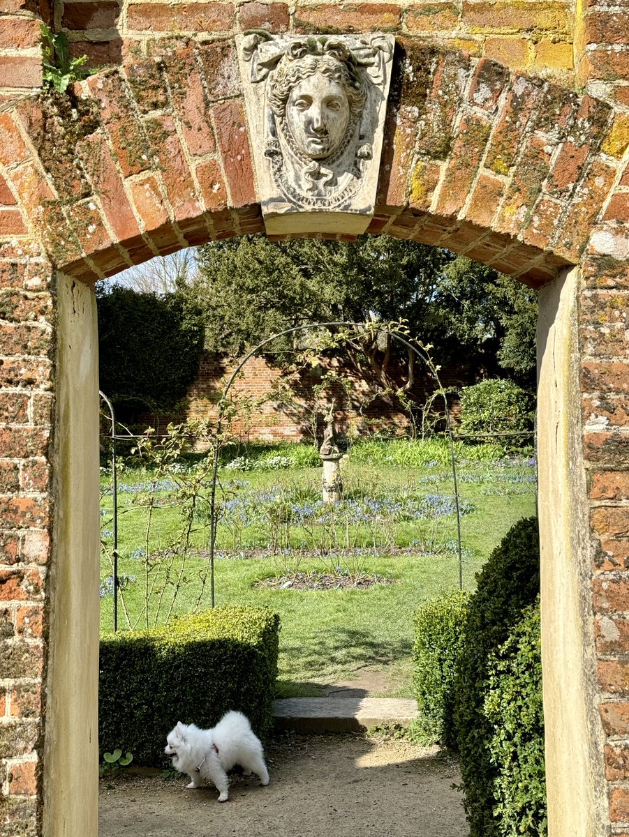 Good to see lots of people in Saffron Walden’s Bridge End Garden. <a href="/GardenBridgeEnd/">Bridge End Garden</a>
<a href="/swtic/">Saffron Walden TIC</a>
<a href="/Saffronwaldentc/">Saffron Walden Town Council</a>
<a href="/UttlesfordDC/">Uttlesford DC</a> <a href="/SafWaldInitiat/">SWInitiative</a> <a href="/DUttlesford/">Discover Uttlesford</a>
<a href="/VisitEssex/">Visit Essex</a> <a href="/swaldenreporter/">Saffron Walden Reporter</a> @arcldp
#SaffronWalden #Essex