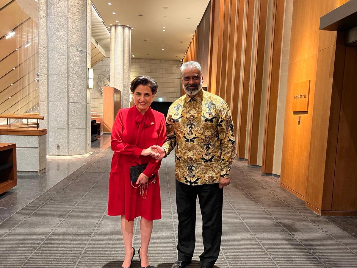 Delightful conversation with my counterpart @gabisommerfeld, Foreign Minister of #Ecuador 🇪🇨, at the #SummitForDemocracy #S4D3 in #Seoul. I congratulated Her Excellency for co-hosting this conference and gathering decision-makers from around the globe to discuss on the challenges…