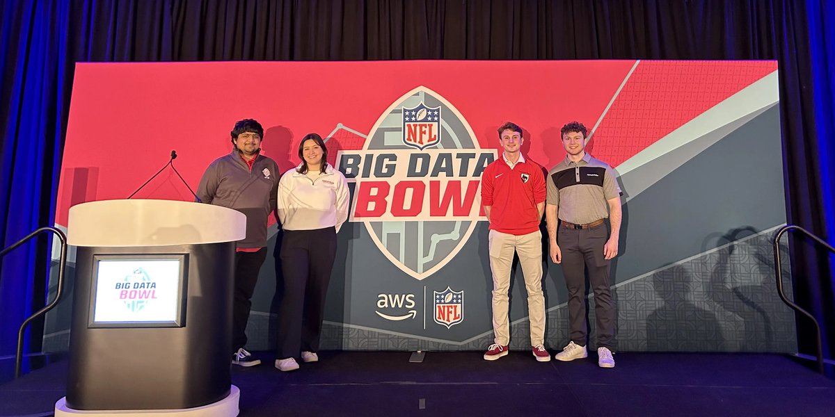 Students in @CMU_Stats teamed up with @TartanAthletics football coach @CoachRyanLarsen to tackle the 2024 @NFL Big Data Bowl. 🏈📊 The team's work was one of two CMU finalists. They were awarded $12,500 and a trip to the NFL Scouting Combine to present. cmu.is/2024-big-data-…