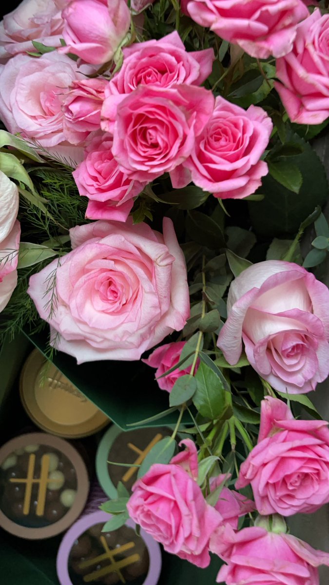 "استغفرالله حتى يغفر لي وحتى يرضى عني 
ويُرضيني فيُظلني في ظله يوم لا ظل إلا ظله"🤍