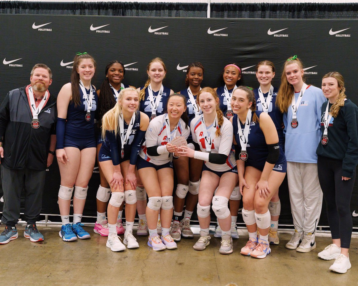2X QUALIFIED!! Beyond proud of this group going 9-1 on the weekend at MEQ in Indy! 🥈in 16 USA back2back!! Still chasing that gold ball; Big South 🔜

#qualified #a5volleyball #setter #uncommitted #sophomore #a5vball