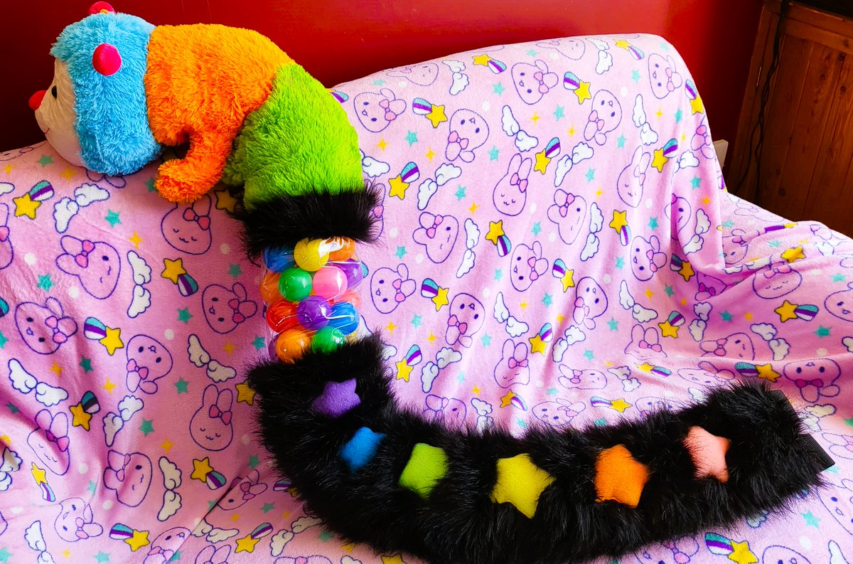 rainbowlemur's tweet image. I had an unfinished Pickle tail lying around for YEARS, until one day when I randomly decided to finish it and make it look as insane as possible. So I butchered a giant worm plushy and added a ball-pit ball 'shaker' section for good measure. Here is the result.