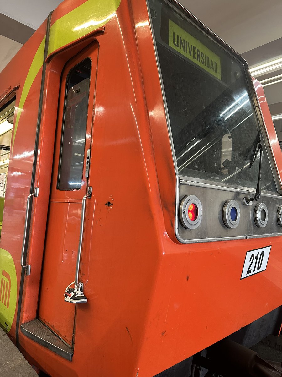 La última modernización a nuestros trenes @MetroCDMX @metroCdmxL3 #lectordelmetro #MetroCDMX