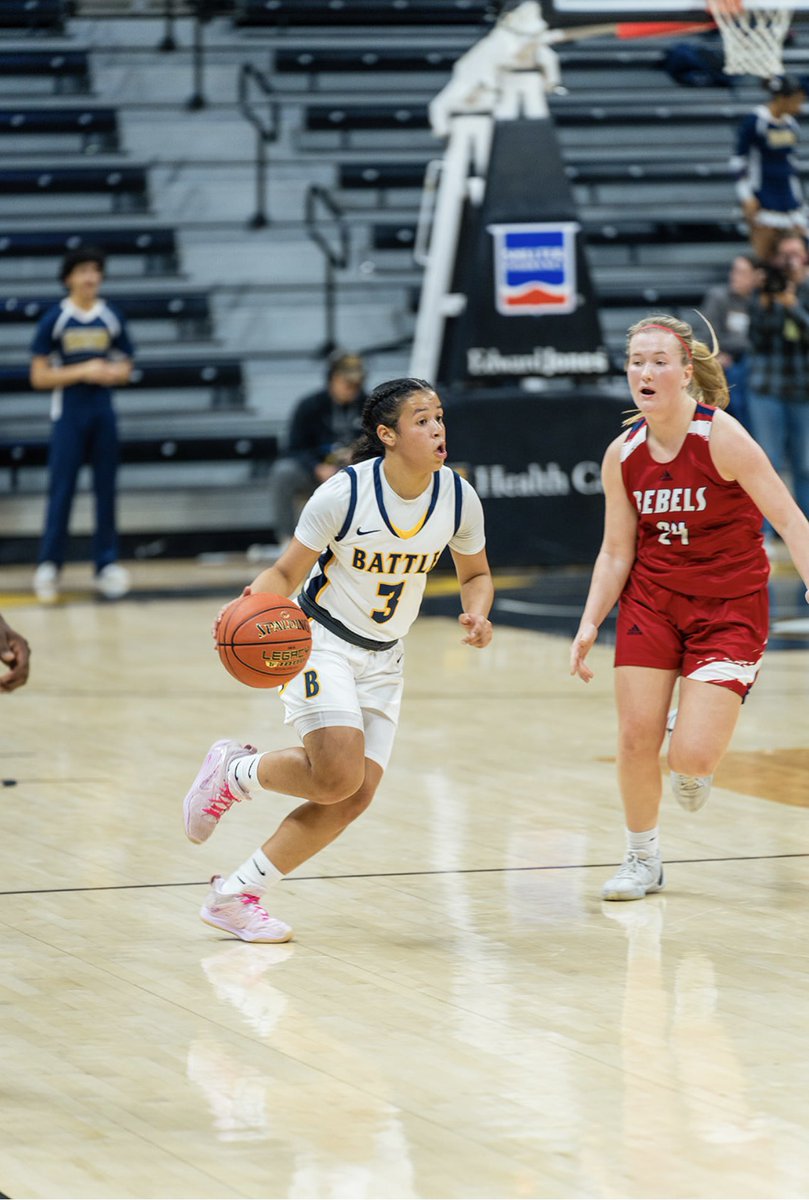 Congrats to our floor general @taylarobinson03 for making all district and district player of the year!! We are so proud of you 💙. #BattleBuilt