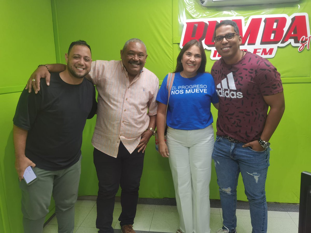 silviamedinar's tweet image. Hoy, estuvimos en las emisoras RCN y Radio Magdalena, invitando a los empresarios a renovar su matrícula mercantil hasta el 1 de abril, a seguir moviéndonos y trabajar por un futuro próspero para todos. #ElProgresoNosMueve #ProgresoParaTodos