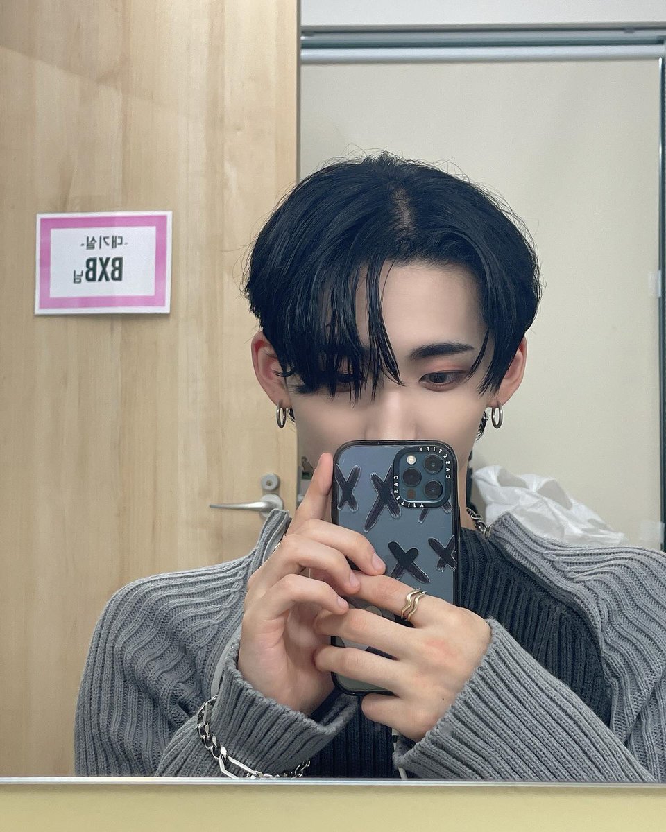 HyunwooBR's tweet photo. • 📸 #HYUNWOO NO INSTAGRAM | 18.03.24 | 4/6

"Eu gosto desse traje...🔥"

©️|• @Hyunwoobrasill

#BXB #비엑스비 #HYUNWOO #현우 https://t.co/yxScNdeOdV