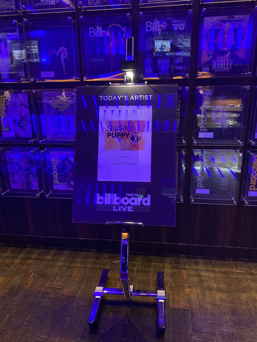 takemas13928201's tweet photo. 2024.3.18
#SnarkyPuppy 1st show
#MichaelLeague(b,p)#JustinStanton(key,tp)#BobbySparks(key)#ChrisMcQueen(g)#MikeMazMaher(tp)#JayJennings(tp)#ChrisBullock(ts,fl)#NateWerth(per)#JamisonRoss(dr)#スナーキー・パピー #ビルボードライブ東京
前回の来日が2019年4月なので約5年ぶり！
(1/3) https://t.co/J7kZkVfEsH