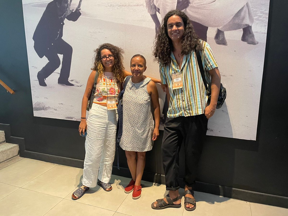 cocaisfilmes's tweet photo. Fazer cinema já nos levou ao encontro de cada entidade! Dessa vez conhecemos Cristina Amaral, uma das mais incríveis montadoras do cinema brasileiro. 🤎 https://t.co/UH2vWViAs5
