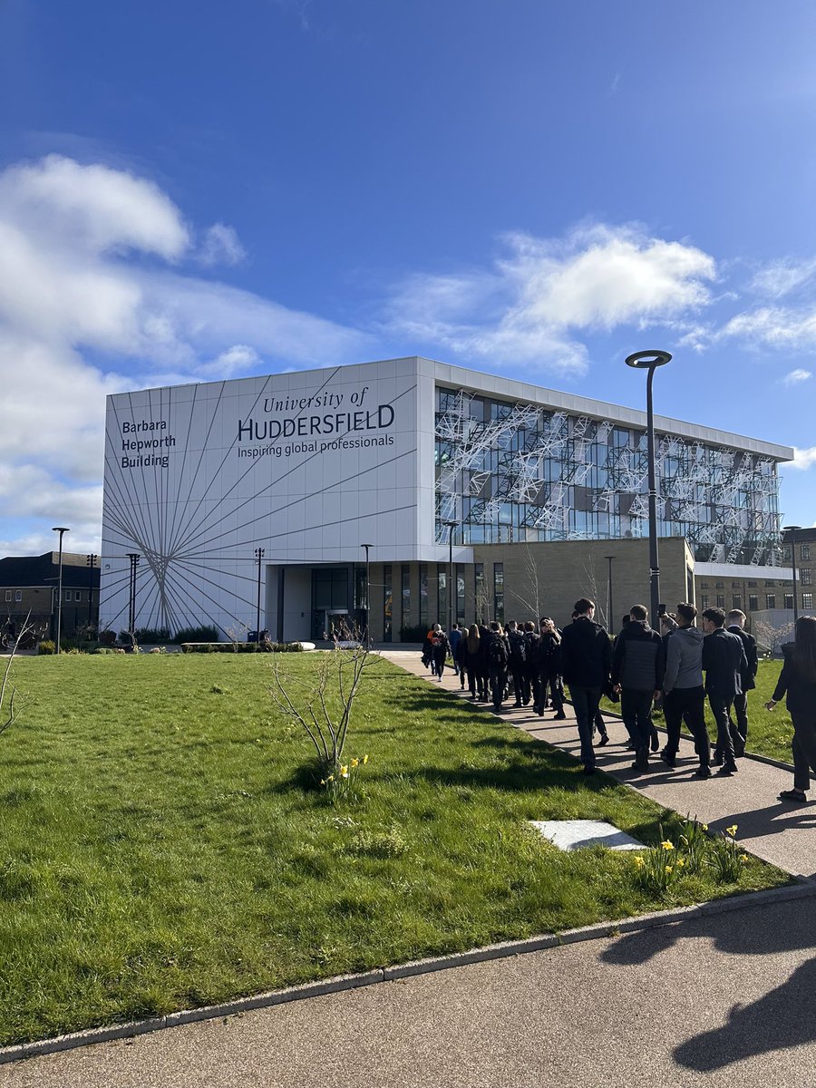 Our scholars visited @HuddersfieldUni today and loved it. Some of them hadn’t considered #university as an option but now are. They liked at finance, salary potential, courses, accommodation and study. Thanks to Mr Glynne-Jones for organising!