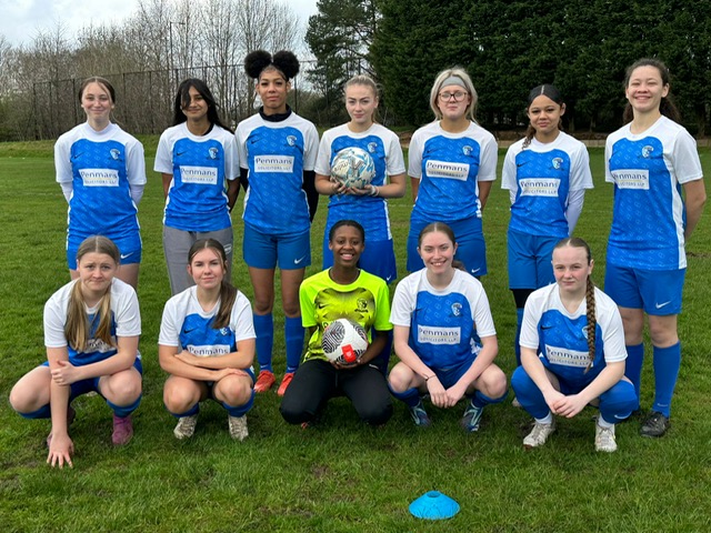 Happy Monday from our current sponsored team, the Coventry Copsewood Girls FC under 18’s team. They play in the Premier League of the Central Warwickshire Girls Football League.
An absolute pleasure to support a group of amazing young ladies who pull together each week as a team.