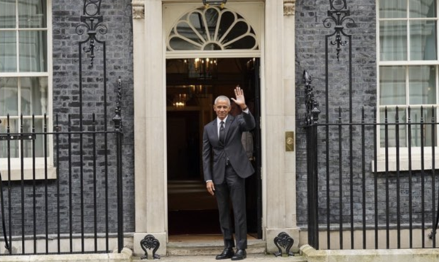 haveigotnews's tweet photo. As Barack Obama makes a surprise visit to Downing Street, it appears he's forgotten about the time zone difference, arriving 6 months too early to meet Keir Starmer https://t.co/8hDSzvo1DJ
