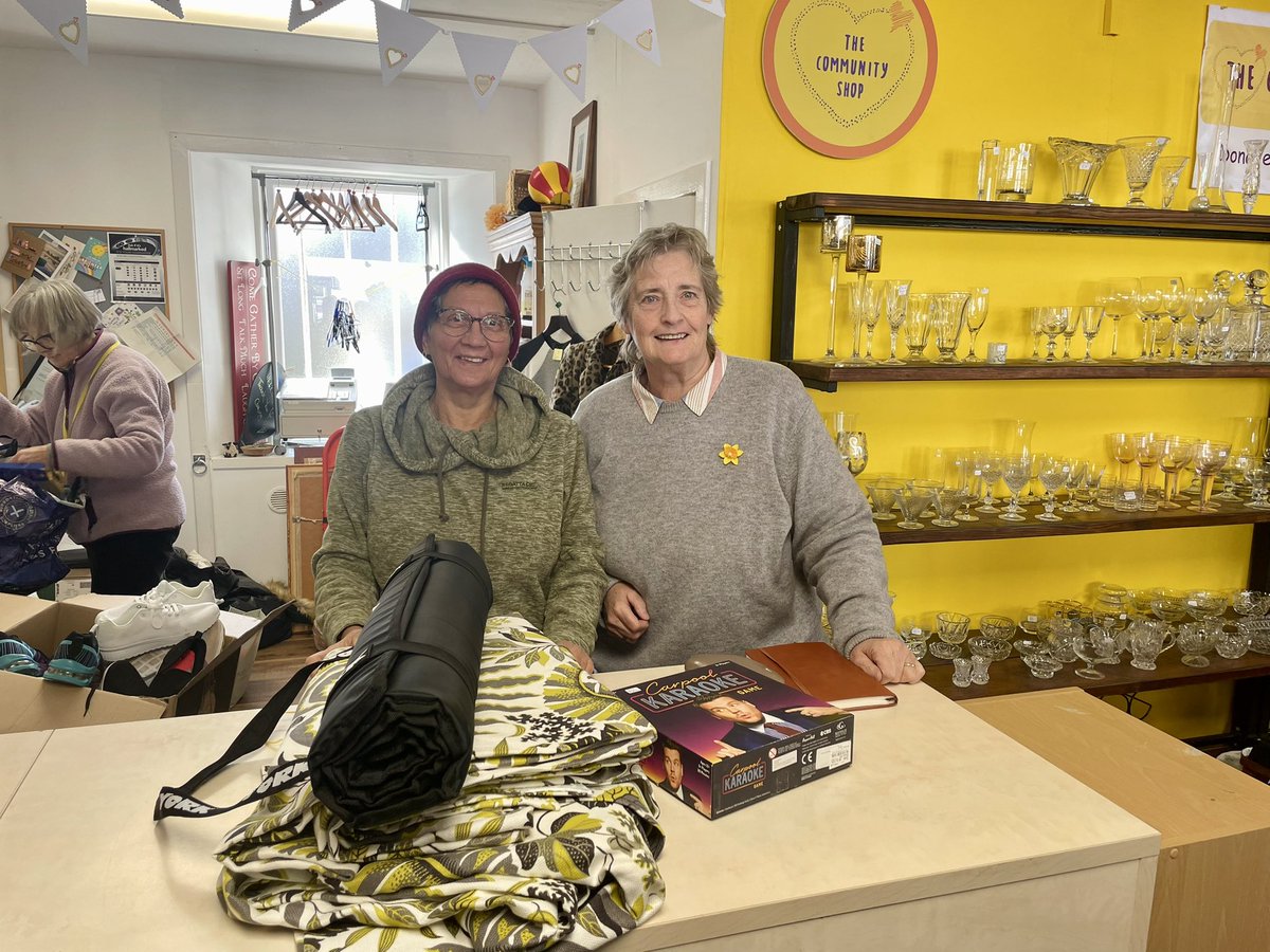 Great to see @invercoop1 hard at work volunteering for #Lochgilphead Community Shop! And to meet Councillor Jan Brown, can’t wait for details of the Solstice event! NB, that is my shopping in the counter…. I did need curtains! @coopuk @Tom_MPM