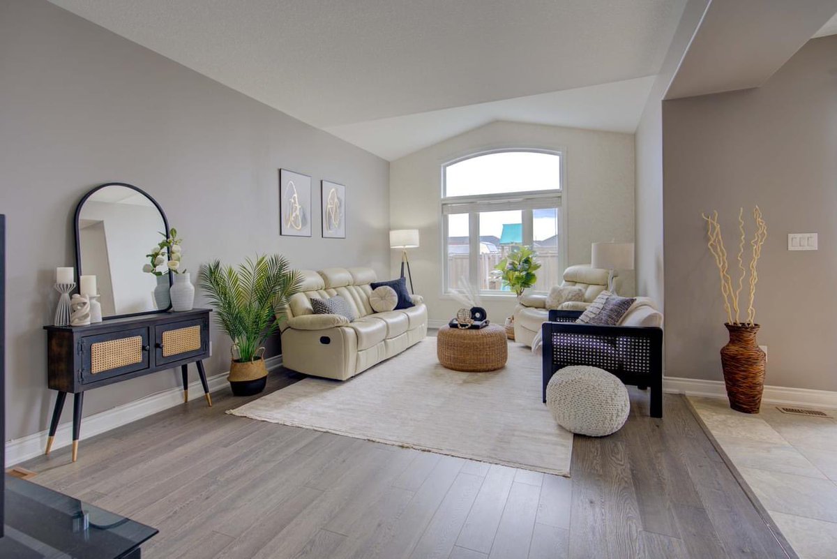 agentkimpurcell's tweet photo. JUST LISTED - 203 Kildare Avenue - $719,900
- A stunning 4 Bedroom, 3.5 Bathroom Driftwood model by Greene Homes
Kim Purcell - Kingston Real Estate Agent
Sutton Group Masters Realty Inc.
kpurcell@sutton.com
#kingstonrealestateagent #amherstview #loyalist #lennoxandaddington https://t.co/9o4IElnk3V