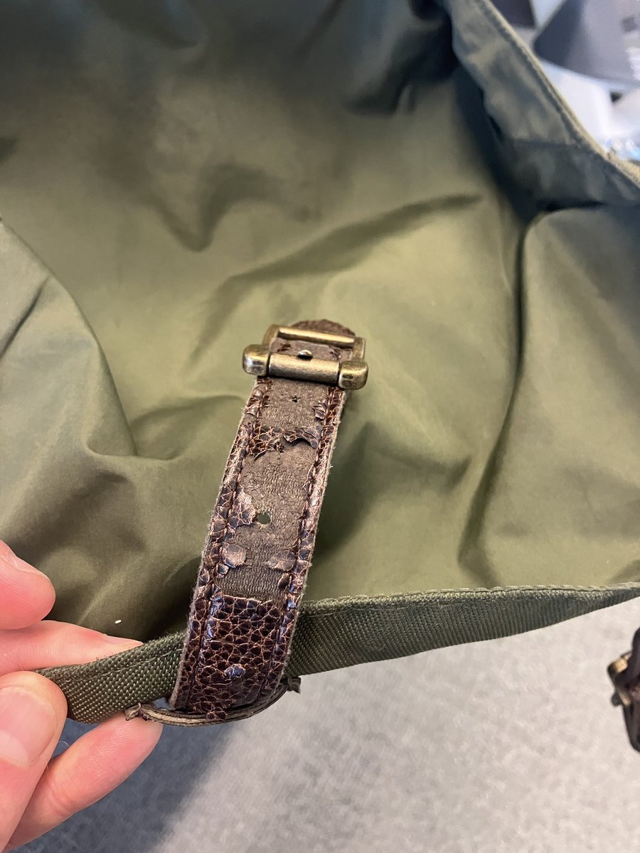 RiquelMaxime's tweet photo. @Herschelsupply your backpack after a year https://t.co/Aer7MiTvk4