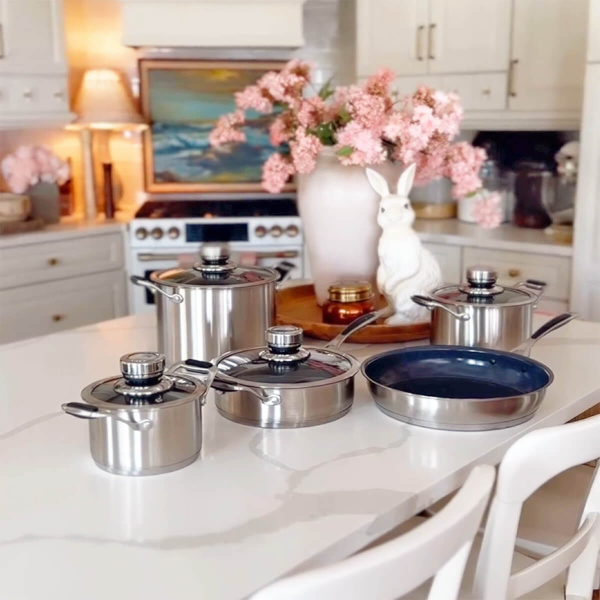 SirenaSystem's tweet photo. 🔶From its timeless elegant design to the advanced ceramic non-stick coating and the thermo-knobs, the Sirena #ThermoChef will elevate your cooking experience to the next level!🧑‍🍳 #sirenacookware #cookwareset

USA: https://t.co/zCI3PfajEf
Canada: https://t.co/ClOdJD9jHA https://t.co/BOqyz9n0pO