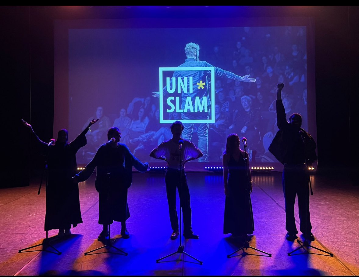 ayanmoaden's tweet photo. 22 teams,

1 weekend,

Hundreds of Poets,

Even more Poems.

@Uni_Slam 2024 has been an experience!! An honour to perform for Birmingham, and an even bigger honour to be apart of such a wholesome team🤍

Unislam ‘24- Birmingham, 2nd Place🥈 https://t.co/4Tb4SS6nll
