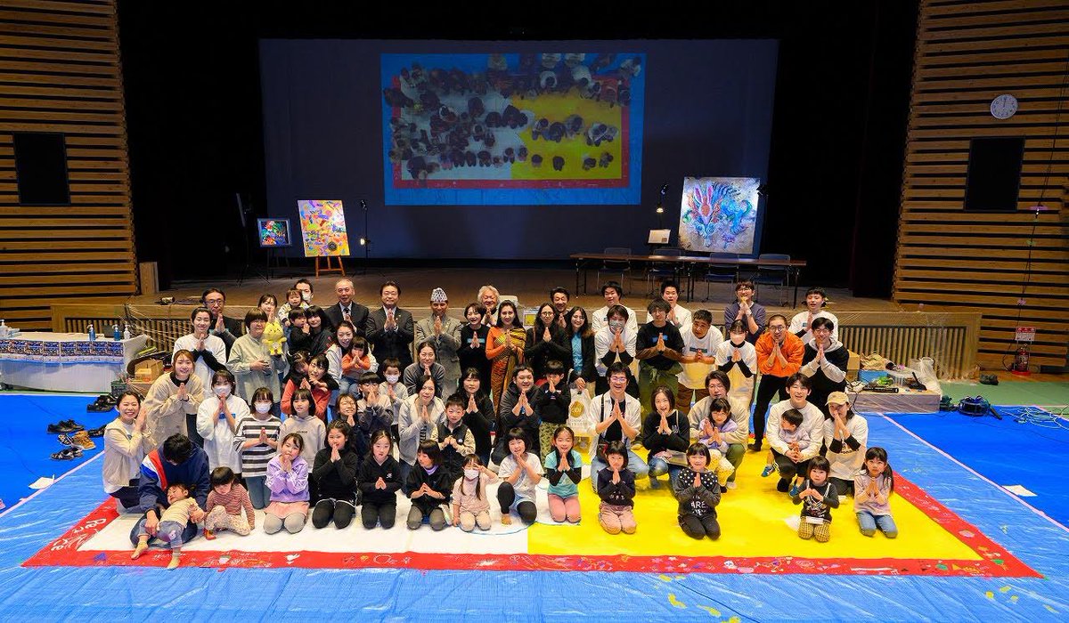 ✨日光キッズゲルニカ2024⭐️今回のネパールとのコラボ作品の制作にあたり、駐日ネパール大使の、ドゥルガ・バハドゥル・スベディ博士がご夫妻で会場に来訪してくださいました！🌈平和への強い願いや祈りに、私たち制作委員会メンバーも胸が熱くなりました。ご参加頂いた皆さんも貴重な経験でしたね！