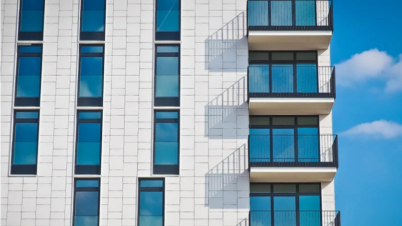 AduAsesores's tweet photo. 📈 El precio de la #vivienda crecerá en 2024; un 2️⃣.9️⃣2️⃣% en #Madrid y un 2️⃣,9️⃣5️⃣% en #Barcelona
▶️ Informe de #Gloval indica que ante previsiones económicas más desfavorables, se mostrarían leves subidas del 1️⃣,3️⃣0️⃣% en ambas capitales
https://t.co/rirQD5N7Zi
@Observatorioin https://t.co/8YWbxR1LLl