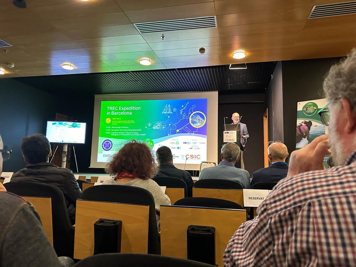 FuturaOna's tweet image. A #Barcelona a la inauguració del #TREC. Com a ponents Valentí Sallarés, Director del @ICMCSIC, centre d'Excel·lència Severo Ochoa i Paula Bertucci, Directora de la expedició. 
#EMLB
#mar #oceans #Tara #mediambient