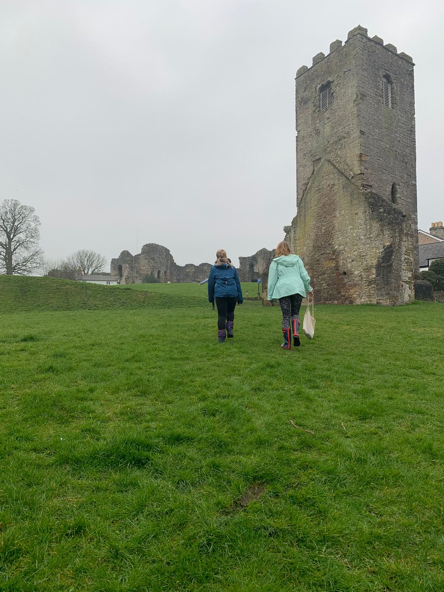 Seftoncarers's tweet photo. Some of our young carers enjoyed a lovely weekend stay at the Dolbelydr @LandmarkTrust building thanks to their #50ForFree program! We visited Denbigh castle and Rhyl for fun days out 😊💛 https://t.co/5SdxTw3SZO