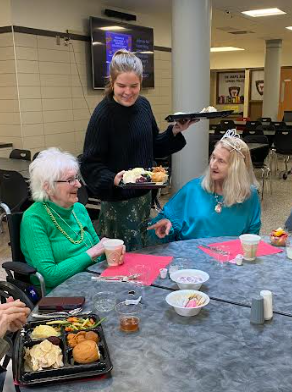 fc_outreach's tweet photo. Students had a great time visting and serving lunch to senior citizens from the FCASD community at our annual luncheon this past Saturday. #FCProud https://t.co/Jc2HbXqIah