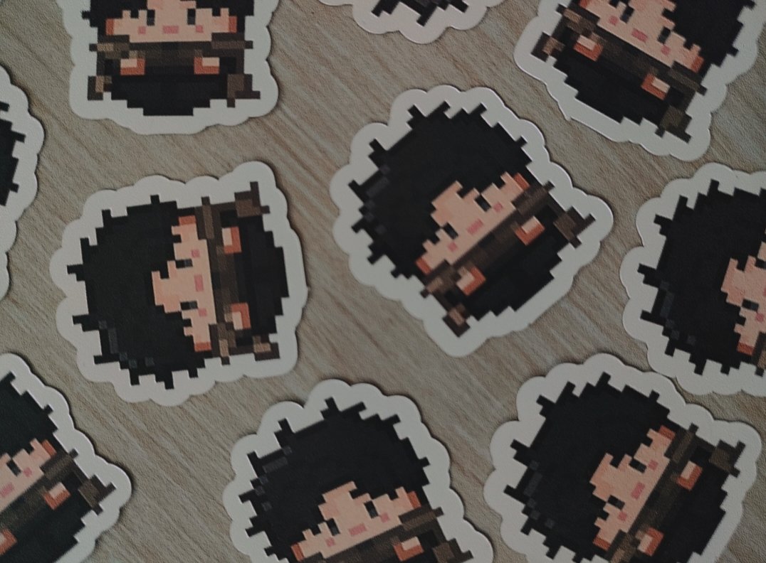 ถึงแม้จะใช้เวลาสักพักแต่วันนี้คาร์ลตันก็ได้รับของจากโลกของคุณแจฮวานแล้ว

แบบนี้ถ้าติดลงบนโต๊ะจะเหมือนโดนจ้องอยู่ตลอดเวลาเลยหรือเปล่าครับ ?