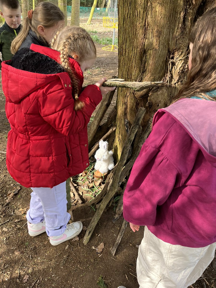 BPSHull's tweet photo. Team 6 tackling ‘Survivor’ as their first challenge of the afternoon… not sure I want to be lost in the woods with this bunch🙃 #BPScommunication #BPSteamwork https://t.co/WH2qfmaazG