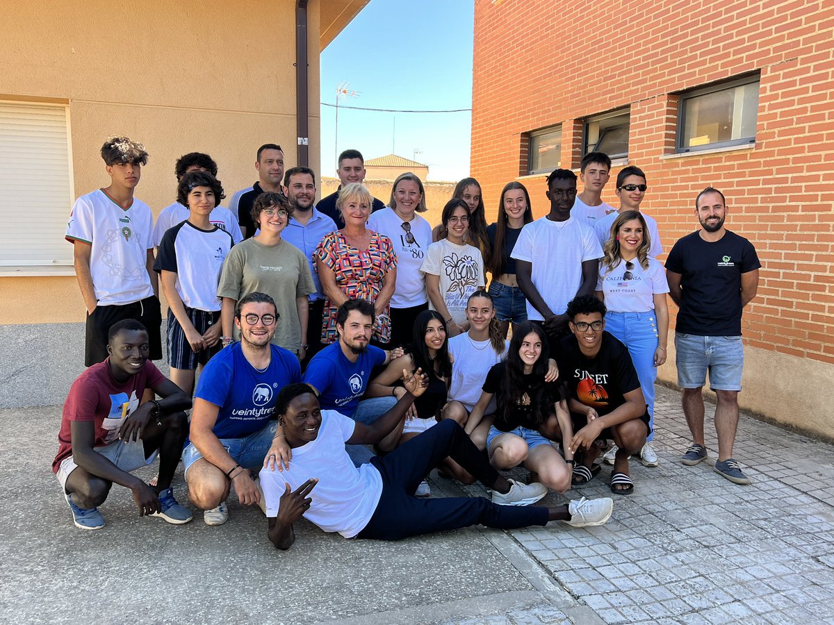 JuventudCYL's tweet photo. @familiajcyl 🏺12 Campos de Voluntariado Juveniles:  
3 en Salamanca. 
2 en Zamora. 
2 en Palencia.  
1 en Ávila.
3 en Valladolid. 
1 internacional en León. https://t.co/dXfV0t1Nab