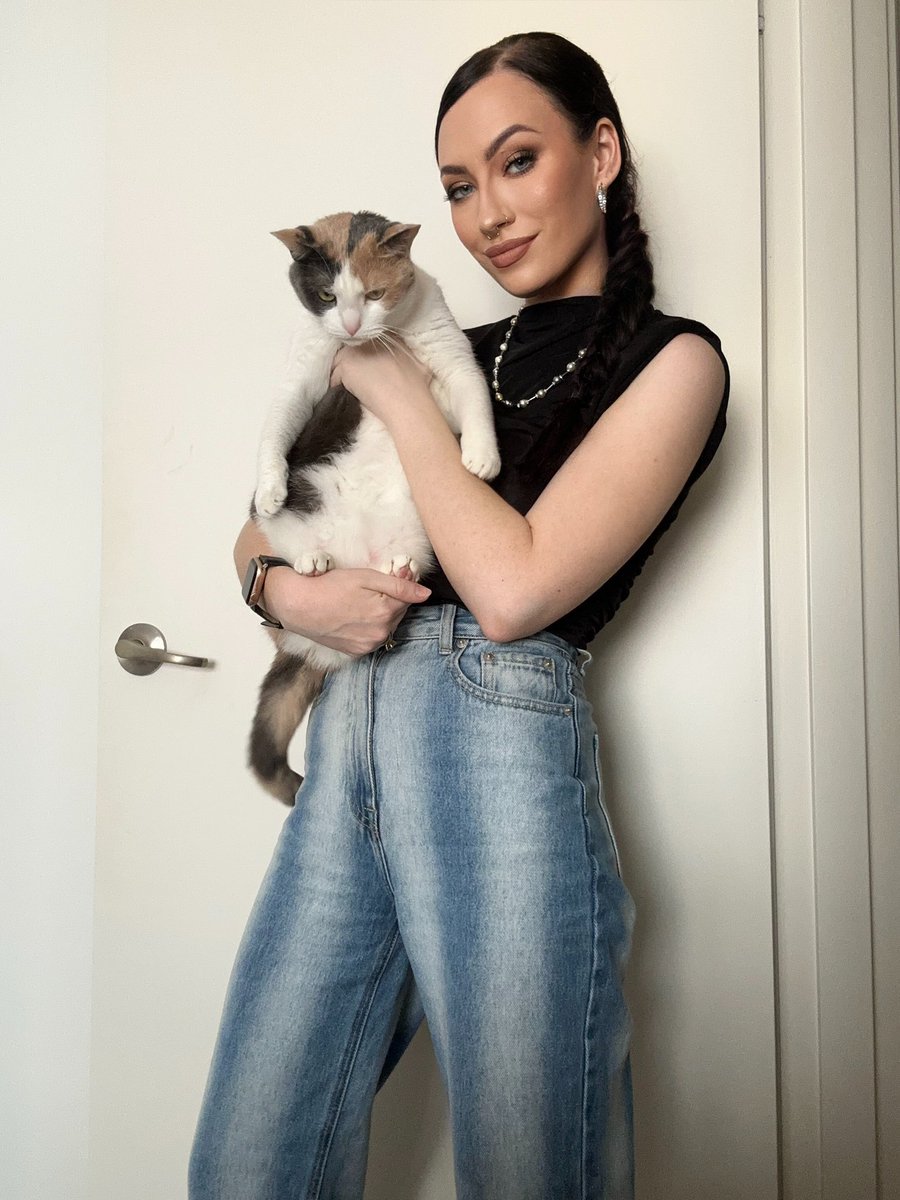 SpoiltJuliet's tweet photo. My cat is ready to fleece you, just to show you who the real pussy is. You don’t get the privilege of serving me. You serve HER. Queen Victoria 🐱💸

findom • paypig • whalesub • humanatm • spit • humiliation • finsub • findomme • brat • drain • moneyslave • pussy https://t.co/LxrXvvCOFN
