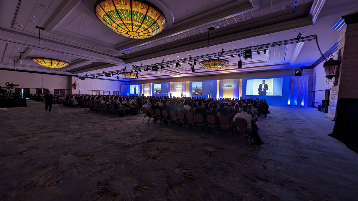 #GartnerDW kicks off in Dallas, Texas with a riveting keynote from Tori Paulman and Autumn Standish that brings our Digital Workplace Maturity Model to life through the lens of the hero's journey. 
#digitalworkplace <a href="/Gartner_inc/">Gartner</a> #DEX #maturitymodel