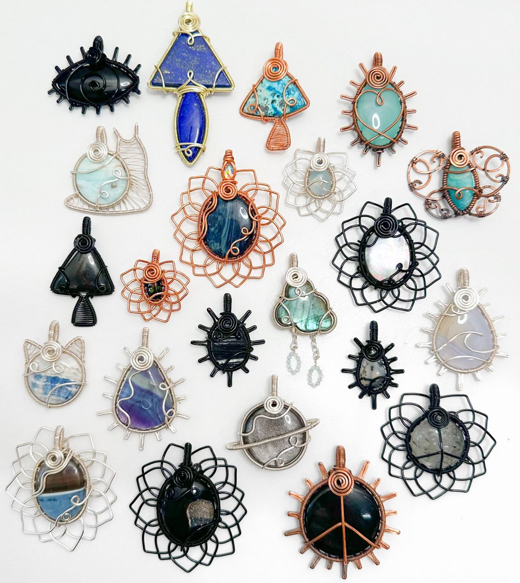 the crystals 🪼🖤🌊 the pendants “Black Sea” collection coming to my shop Friday March 22nd at 8pm eastern time <3