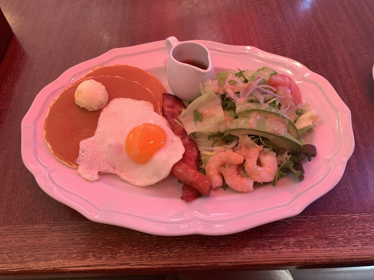 menou_game's tweet photo. 体重＋2kg(去年より増)

腹囲＋4cm(去年より増)

明日からダイエットしよう……と思いながらロイホで遅い朝食を食って来た。
(健康診断の帰りです) https://t.co/2fiivC0O1A