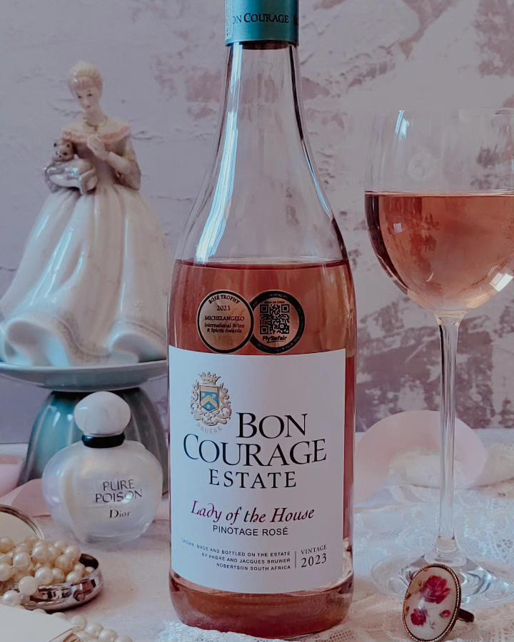 Stepping back in time with the elegance of Victorian charm! 🕰️ Presenting our very own Lady of the House, embracing the grace and poise of a bygone era in this enchanting photoshoot by my boozy kitchen 💃✨📸🏰 #Boncourage #ExceptionalQuality #wine #LadyoftheHouse #Vict ...