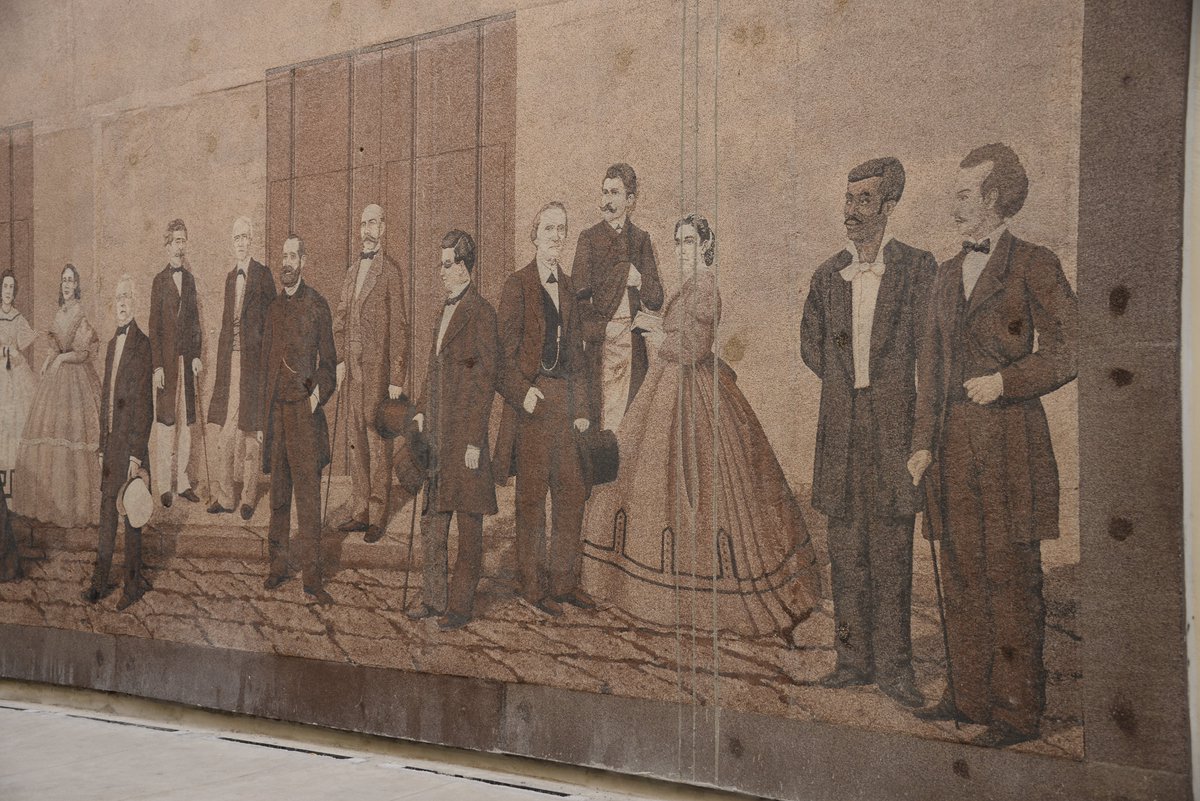 ColonialMuseos's tweet photo. En el aniversario del natalicio de Gabriel de la Concepción Valdés, más conocido por su seudónimo de Plácido, Museos de la Catedral recuerda hoy desde el Mural de Mercaderes quien fuera el poeta de mayor aceptación y divulgación en Cuba.
#PalacioMarquésdeArcos
#CasaDeLaPoesía https://t.co/iIU1ithjaX