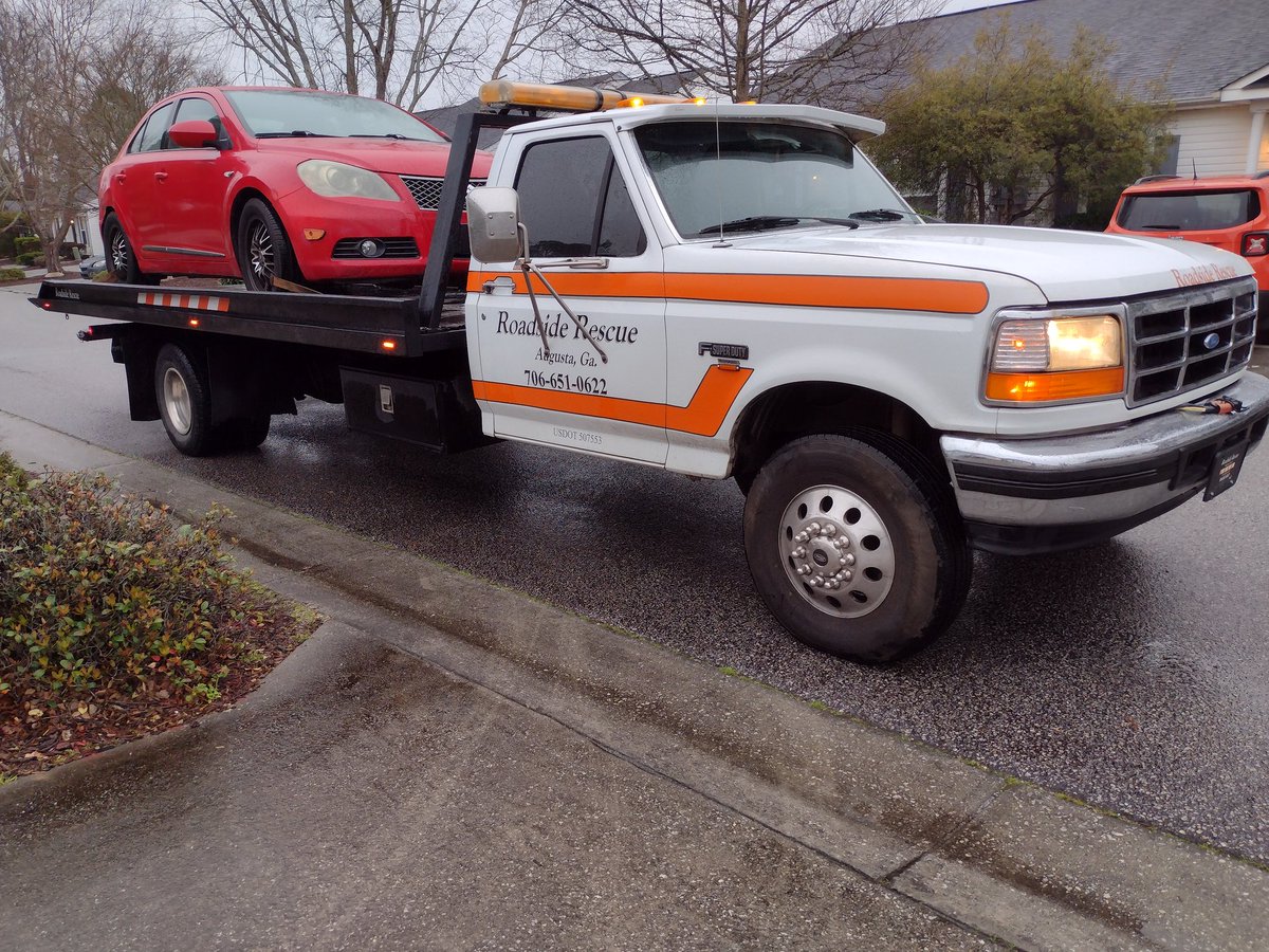 RoadsideRescue's tweet photo. Anytime weather we run our calls all the same. First then first out. Service first! #towaugusta #Augustaga https://t.co/jANfn1HTfV