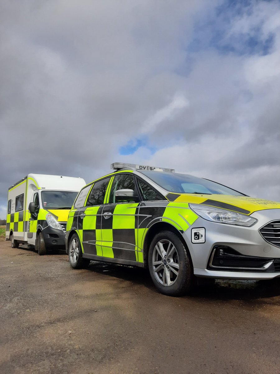 #OpWolf working with @DVSAEnforcement @EnvAgency @EastHantsDC and @SussexRuralCops stopping vehicles to try and prevent #Flytipping and checking waste carrier licenses. 42 vehicles stopped 4 vehicles prohibited from driving due for not being in a safe condition. #HantsRural 23206