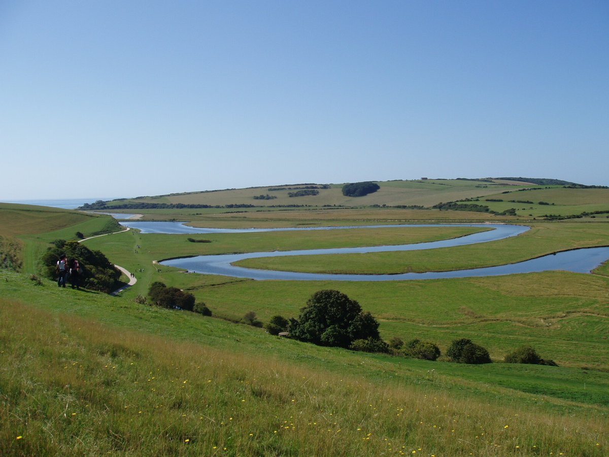 We're going to tell you about the next walk through the medium of emojis... 🚌🚶‍♂️🥾🌳🥧🥾🌳⛪️♒️🦢 Only kidding! Journey across the Downs, through Banoffee Pie land to Lullington Church and the Cuckmere River, spotting wildlife as you go. For free tickets: shorturl.at/lqI67